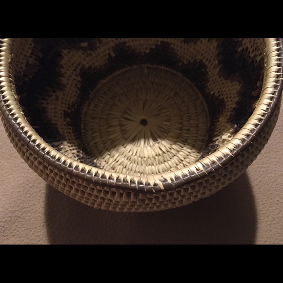 Vintage Handwoven Basket. 7.5” x 7” NEW condition. - Picture 6 of 6